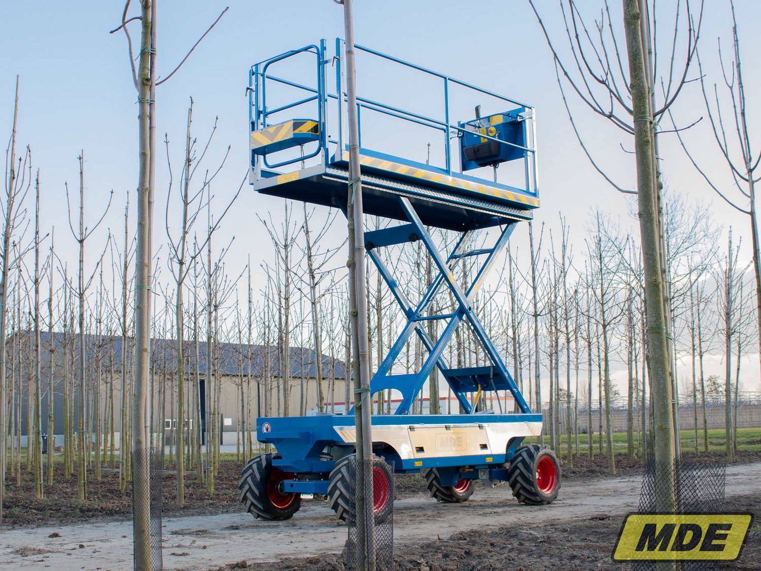 mde-machinebouw-elektrisch-uitschuifbaar-platform-14-1