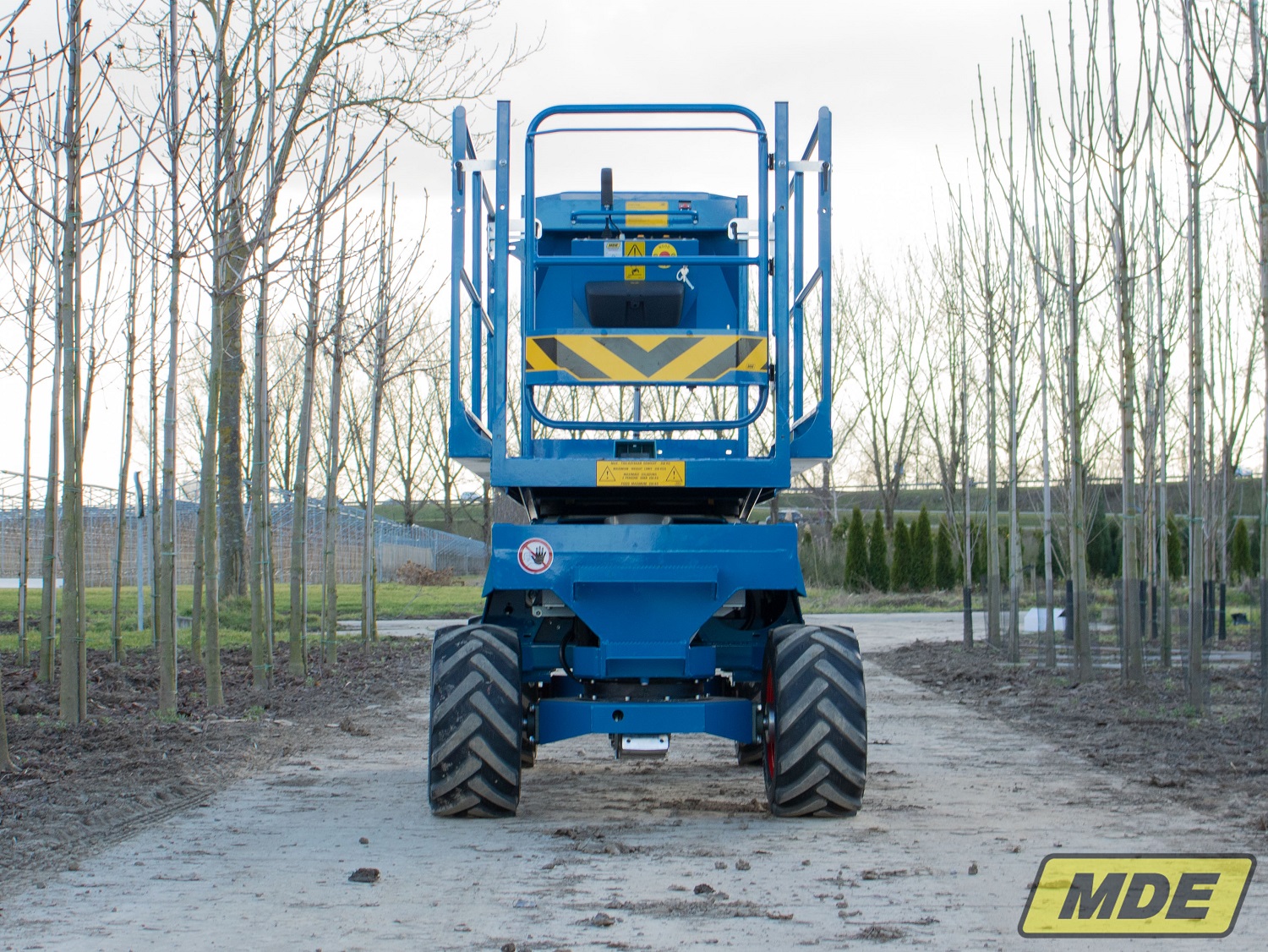 mde-machinebouw-elektrisch-uitschuifbaar-platform-5-