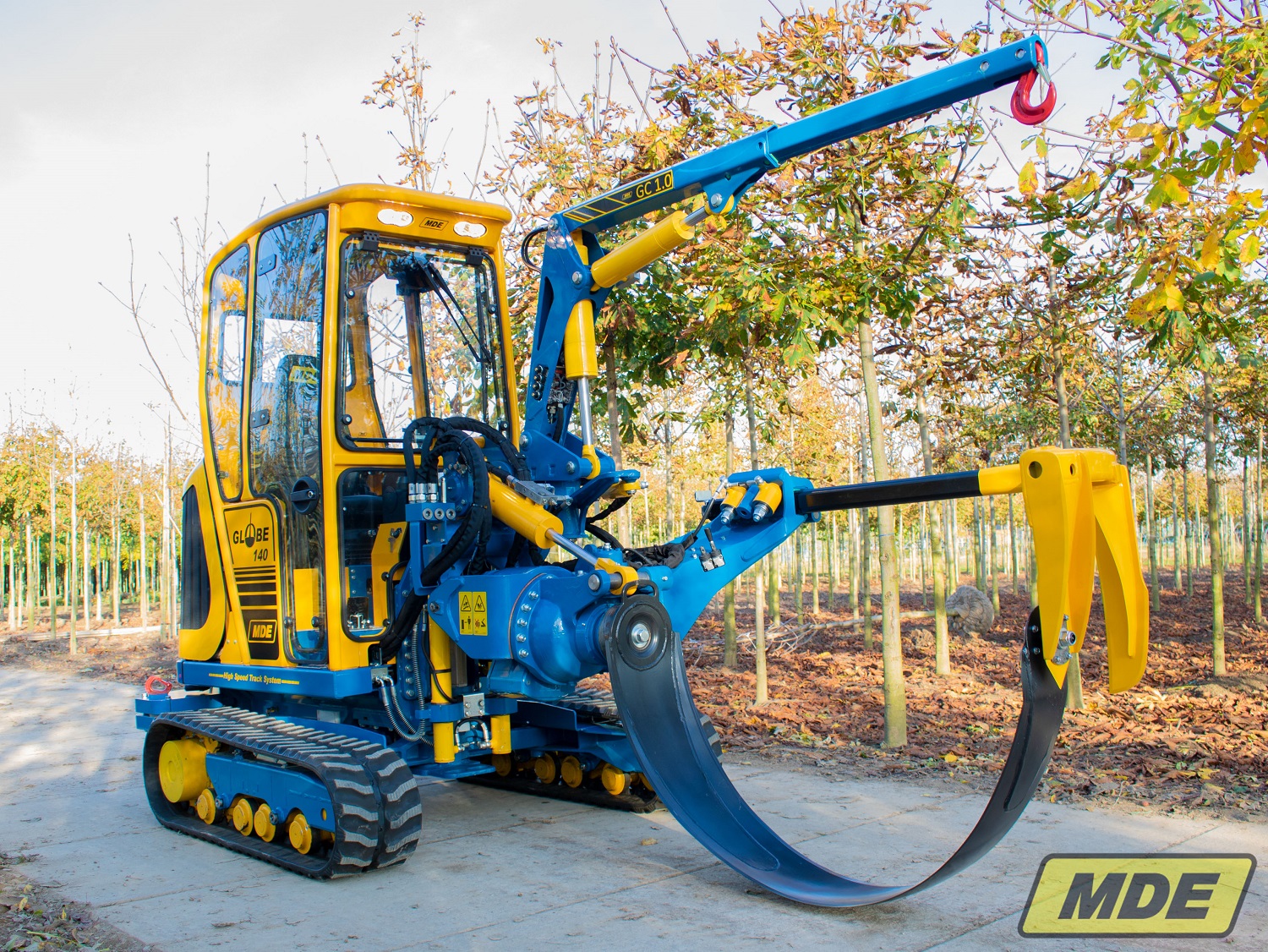 mde-machinebouw-globe-140-with-crane-16-