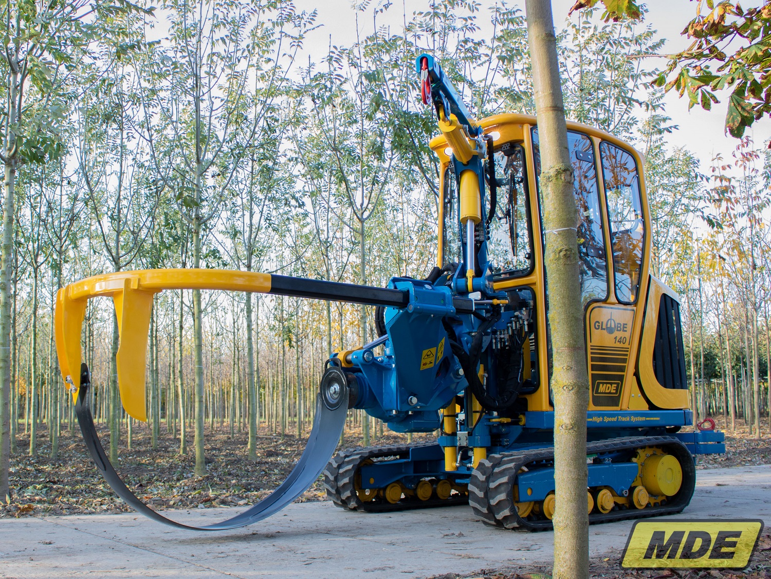 mde-machinebouw-globe-140-with-crane-25-1