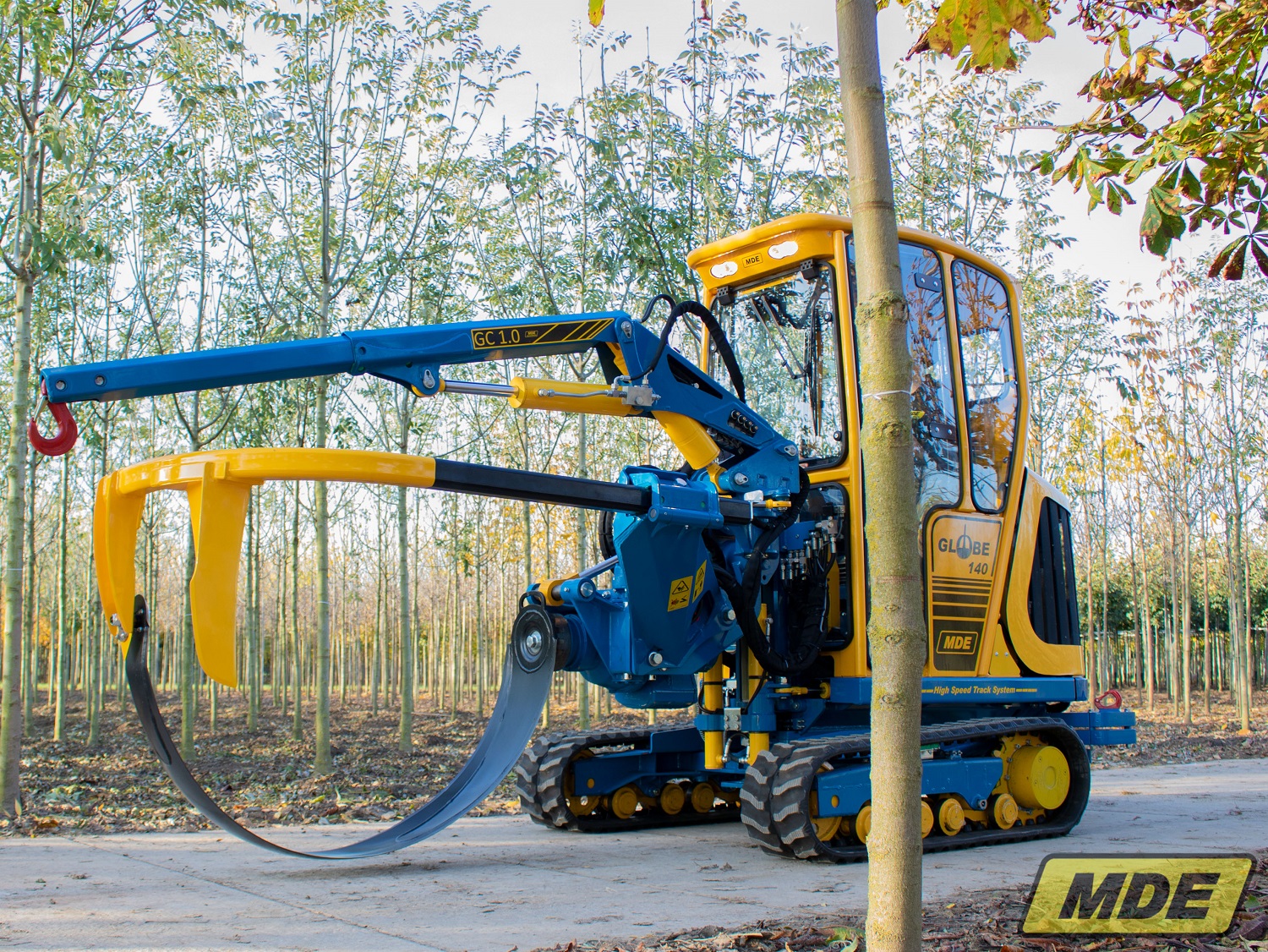 mde-machinebouw-globe-140-with-crane-28-