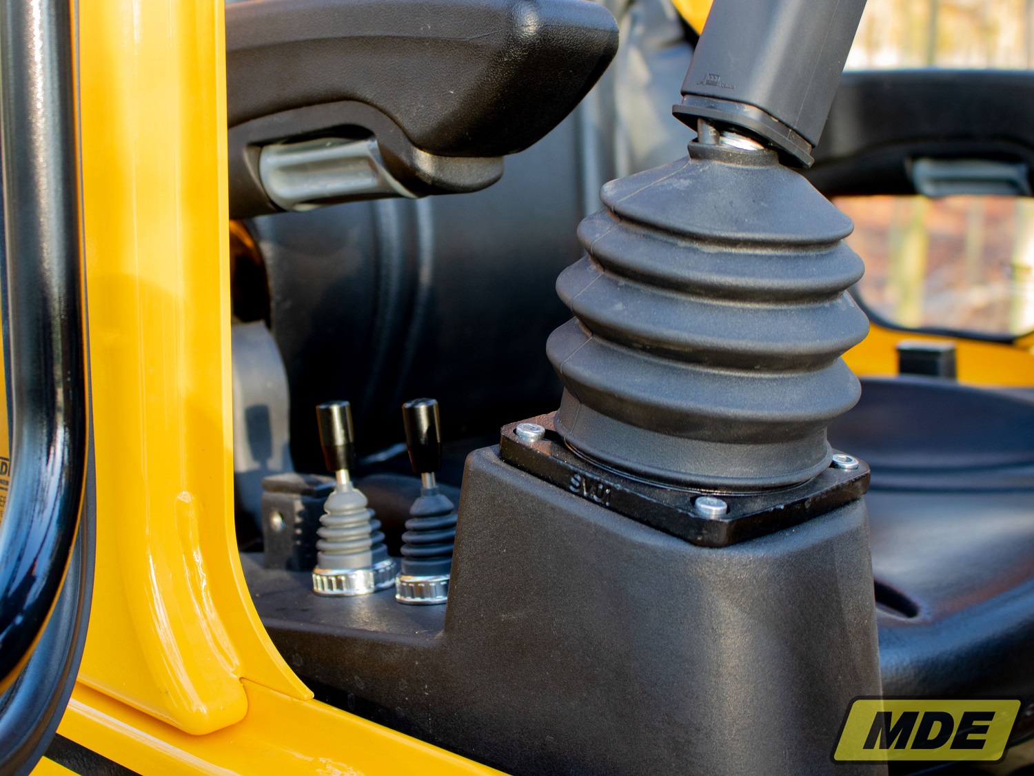 mde-machinebouw-globe-140-with-crane-36-1