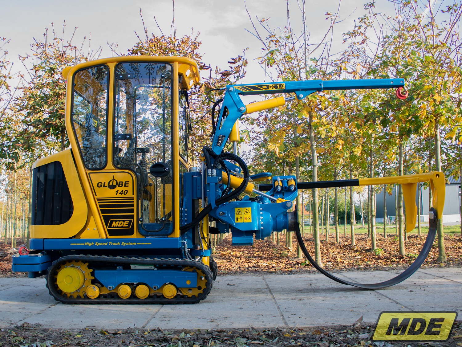 mde-machinebouw-globe-140-with-crane-7-