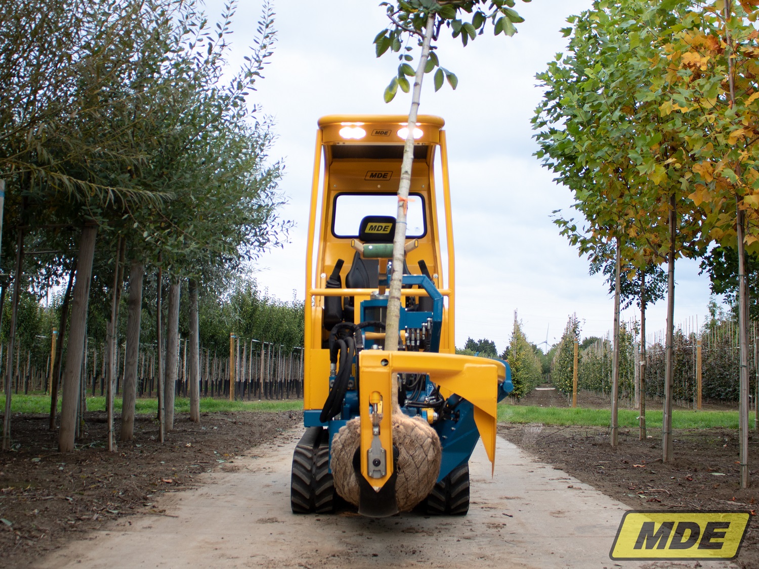 mde-machinebouw-globe-met-bomensteun-1-